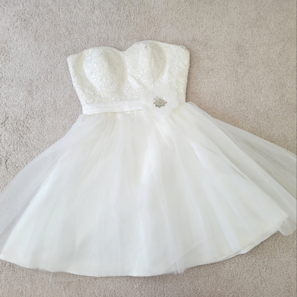 Wedding dress